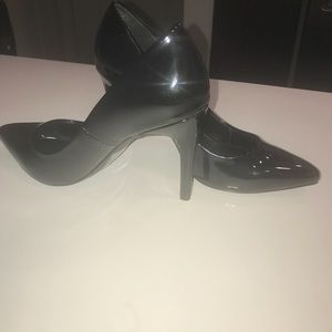 Express patent leather pumps